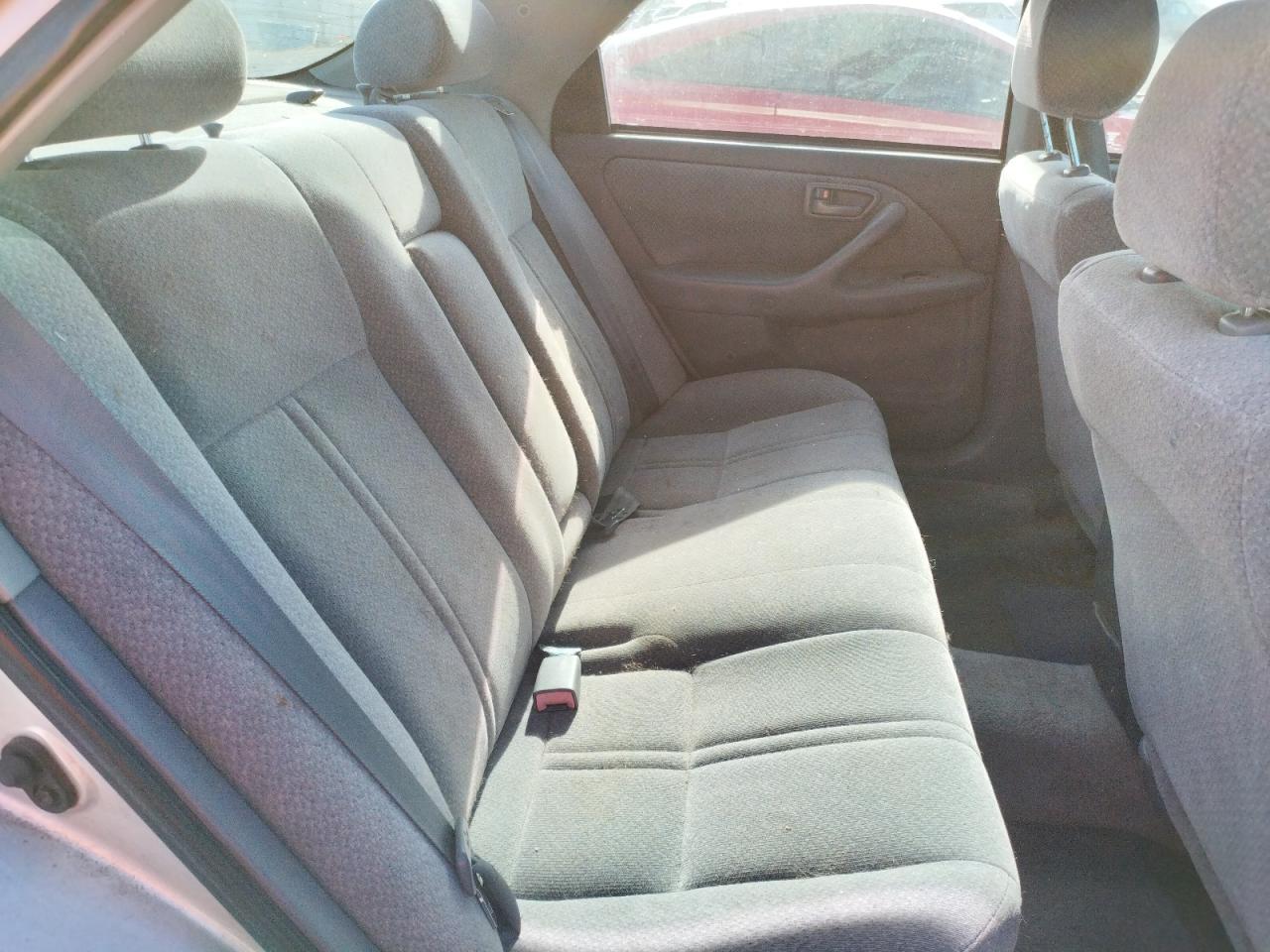Photo 6 from auction – 2000 TOYOTA CAMRY CE with VIN 4T1BG28K6YU621328