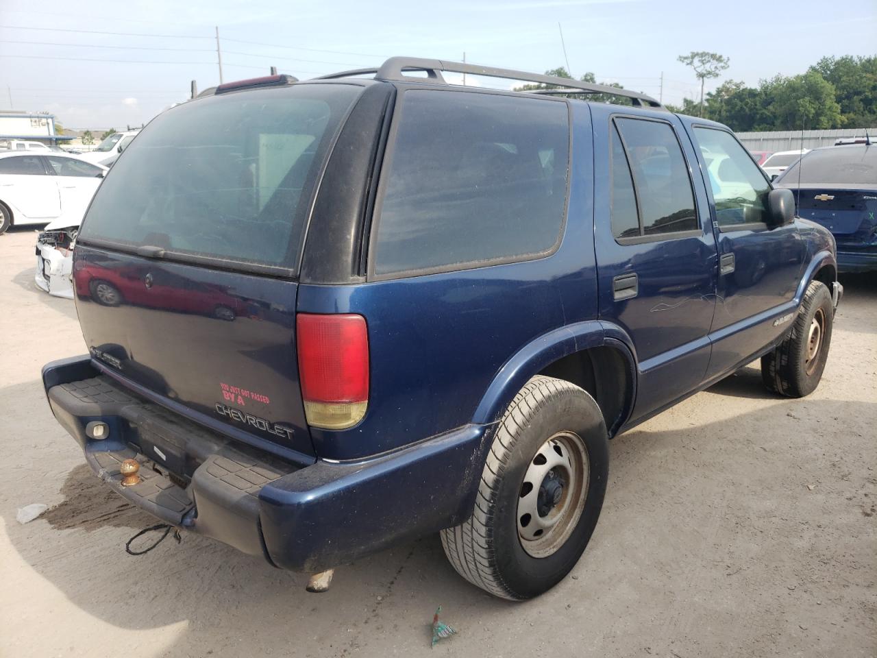 Photo 4 from auction – 2001 CHEVROLET BLAZER with VIN 1GNDT13W51K223940