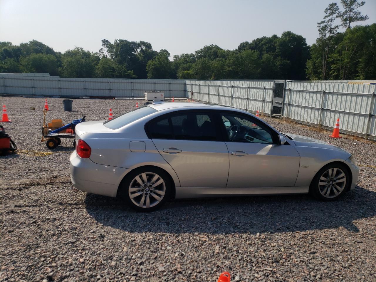 Photo 9 from auction – 2006 BMW 325 I AUTO with VIN WBAVB17566NK39486