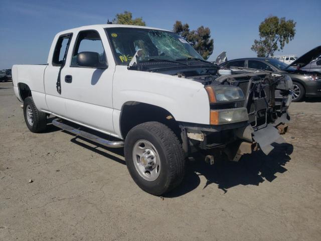 CHEVROLET SILVERADO 2004 with VIN 1GCHC29U14E135895 - Photo from auction