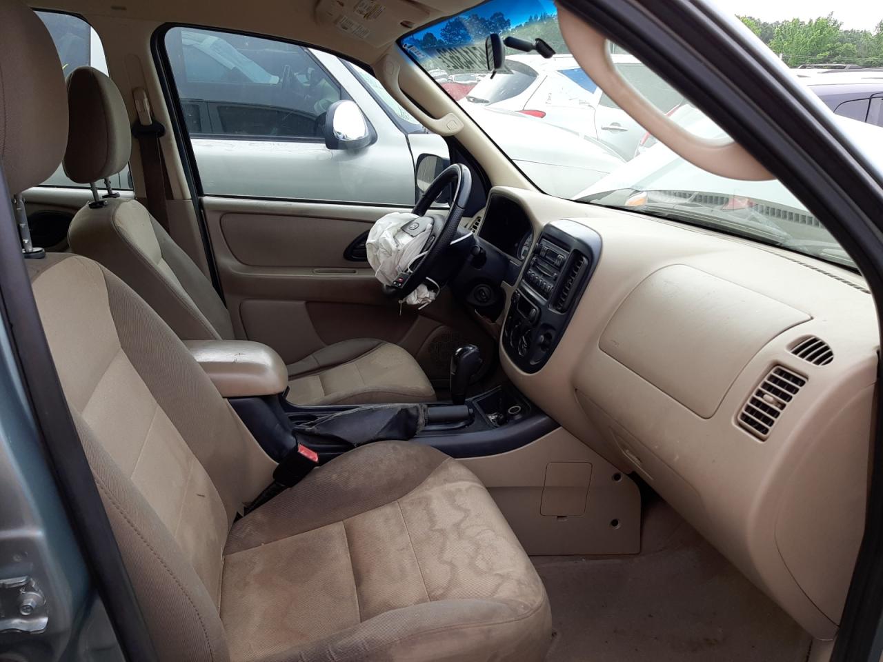 Photo 5 from auction – 2005 FORD ESCAPE XLS with VIN 1FMCU02Z55KB07968