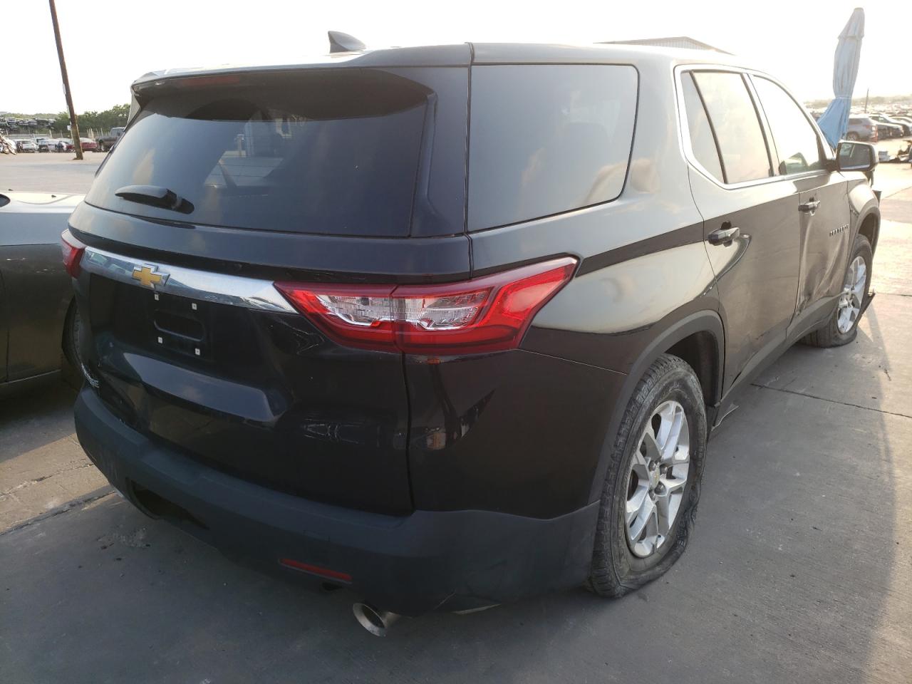 Photo 4 from auction – 2020 CHEVROLET TRAVERSE L with VIN 1GNERFKW7LJ168191