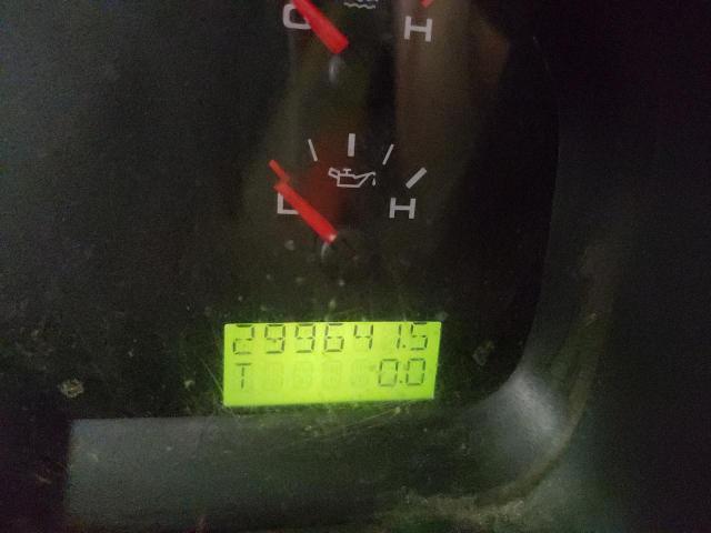 Photo 8 from auction – 2005 FORD F-150 with VIN 1FTRX12W25NA26930