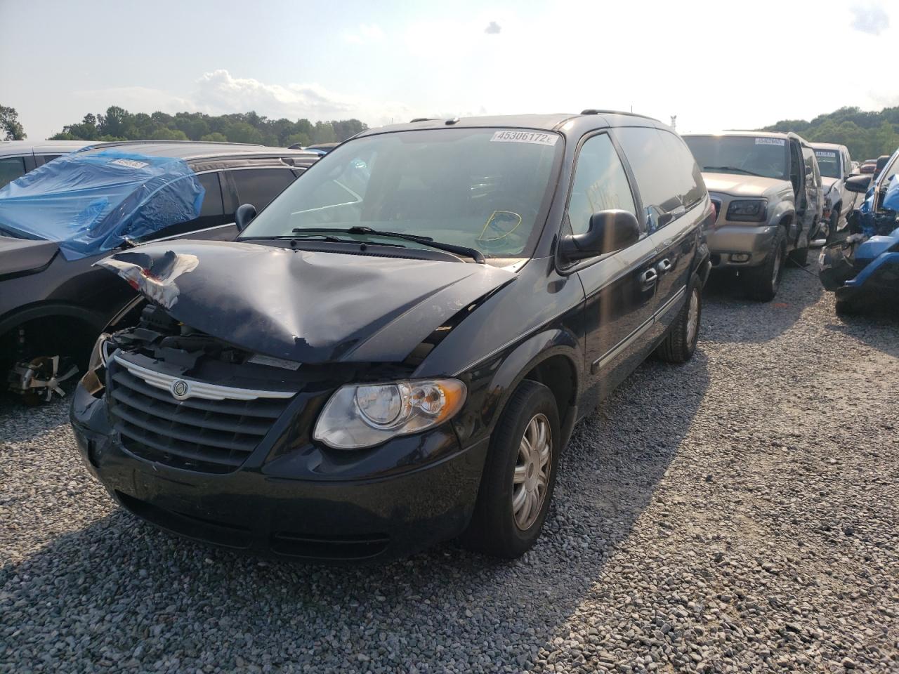 Photo 2 from auction – 2007 CHRYSLER TOWN & COU with VIN 2A4GP54L47R274923
