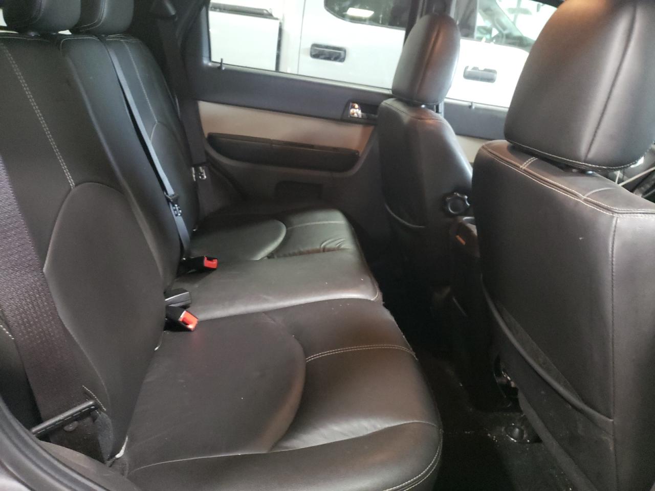 Photo 6 from auction – 2011 MERCURY MARINER PR with VIN 4M2CN9HGXBKJ00919