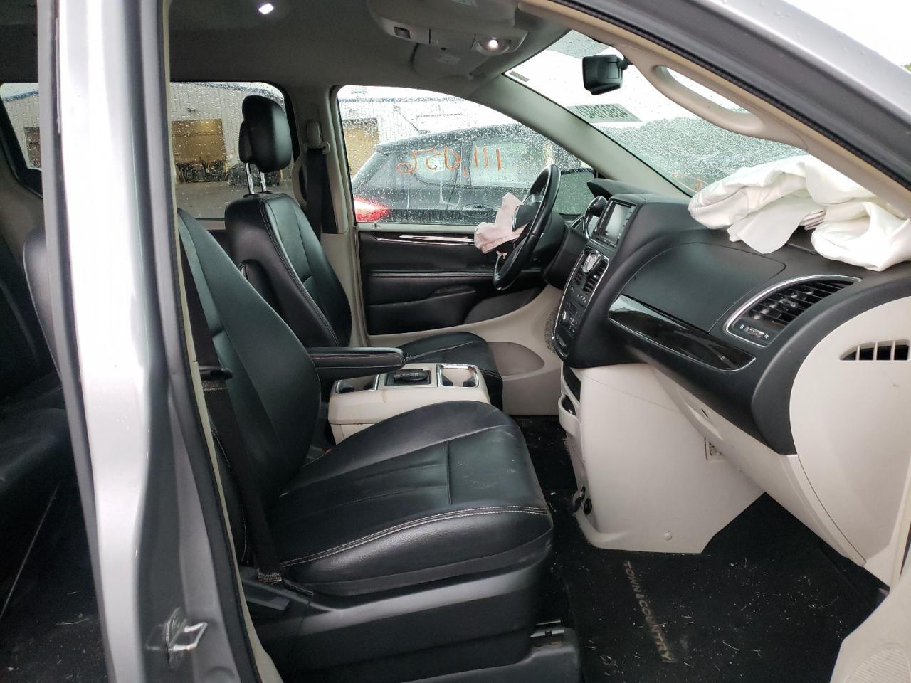 Photo 5 from auction – 2014 CHRYSLER TOWN & COU with VIN 2C4RC1BG3ER158165