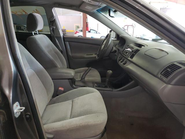 Photo 5 from auction – 2004 TOYOTA CAMRY LE with VIN 4T1BE32K74U796377