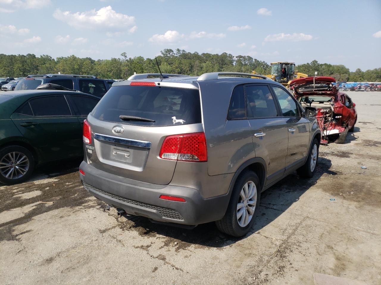 Photo 4 from auction – 2011 KIA SORENTO BA with VIN 5XYKTDA24BG079287