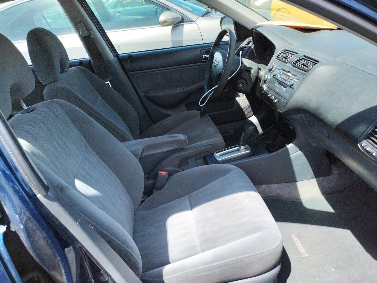 Photo 18 from auction – 2004 HONDA CIVIC LX with VIN 2HGES16594H601080
