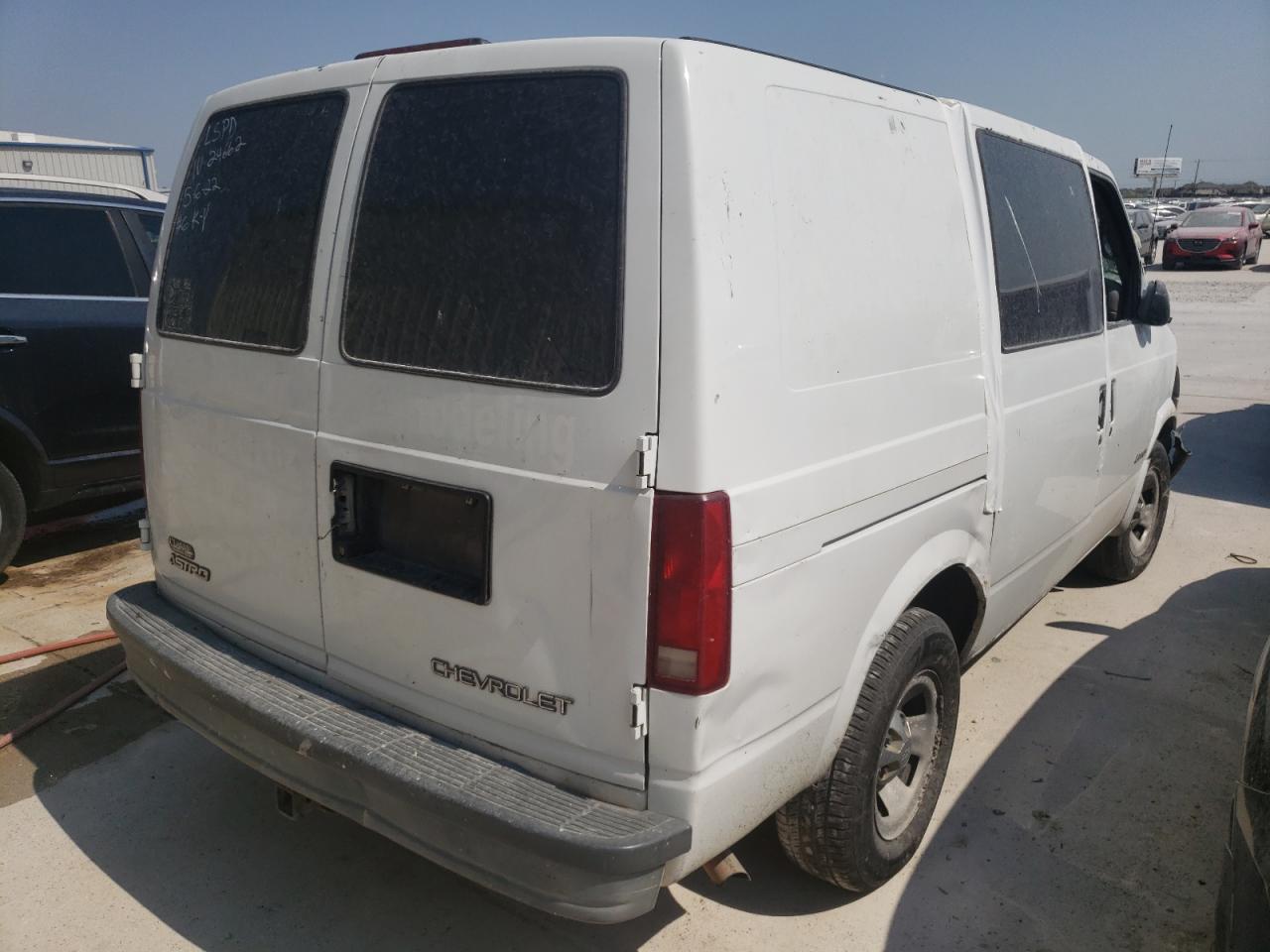 Photo 4 from auction – 2001 CHEVROLET ASTRO with VIN 1GCDM19W11B123525
