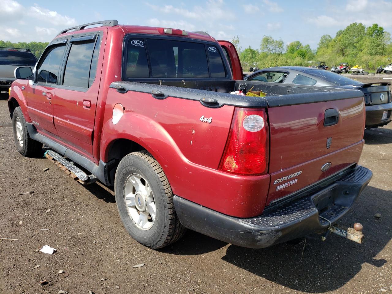 Photo 3 from auction – 2001 FORD EXPLORER S with VIN 1FMZU77E21UB95997