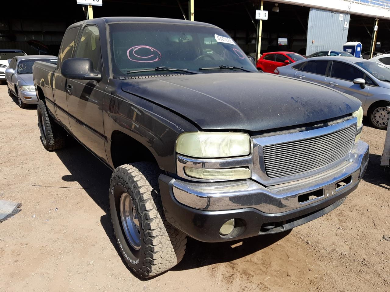 GMC NEW SIERRA 2004 with VIN 2GTEC19T041238389 - Photo from auction