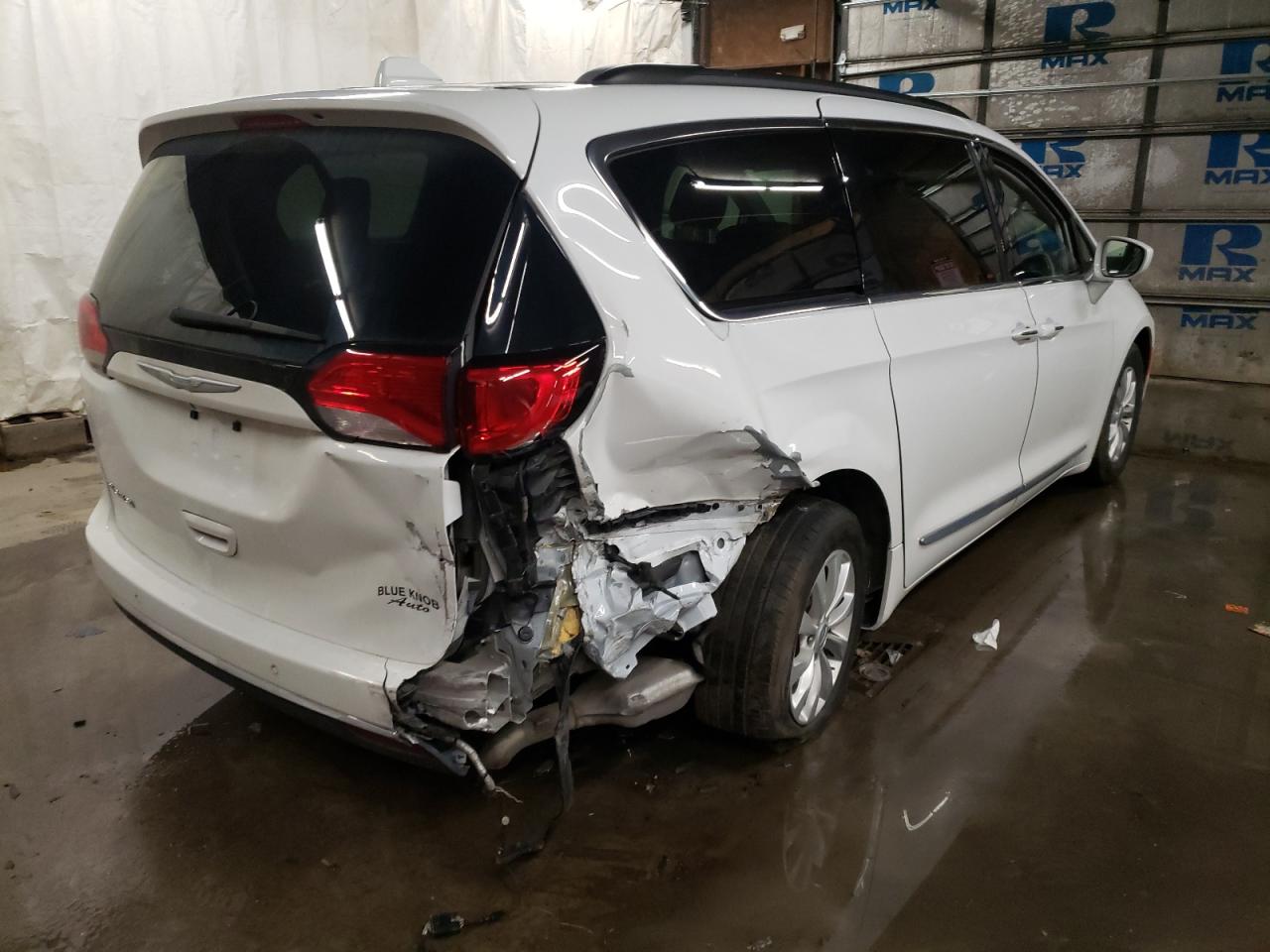 Photo 4 from auction – 2017 CHRYSLER PACIFICA T with VIN 2C4RC1BG7HR794396