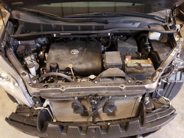 Photo 7 from auction – 2017 TOYOTA SIENNA LE with VIN 5TDKZ3DC7HS797215