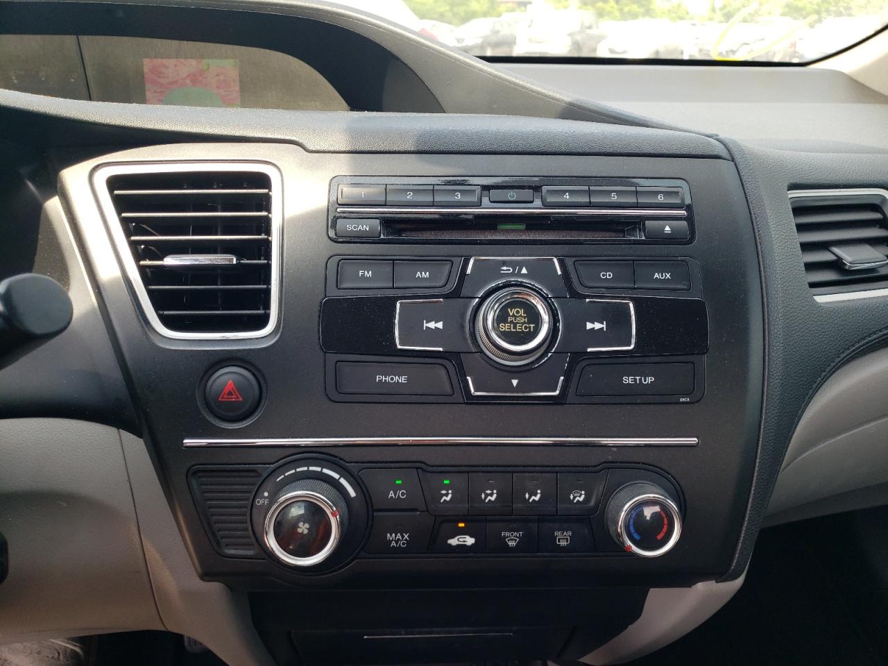 Photo 9 from auction – 2014 HONDA CIVIC LX with VIN 19XFB2F52EE053882