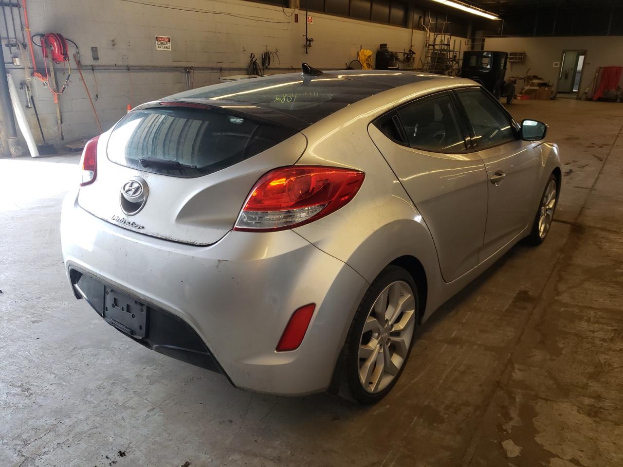 Photo 4 from auction – 2013 HYUNDAI VELOSTER with VIN KMHTC6AD0DU136521