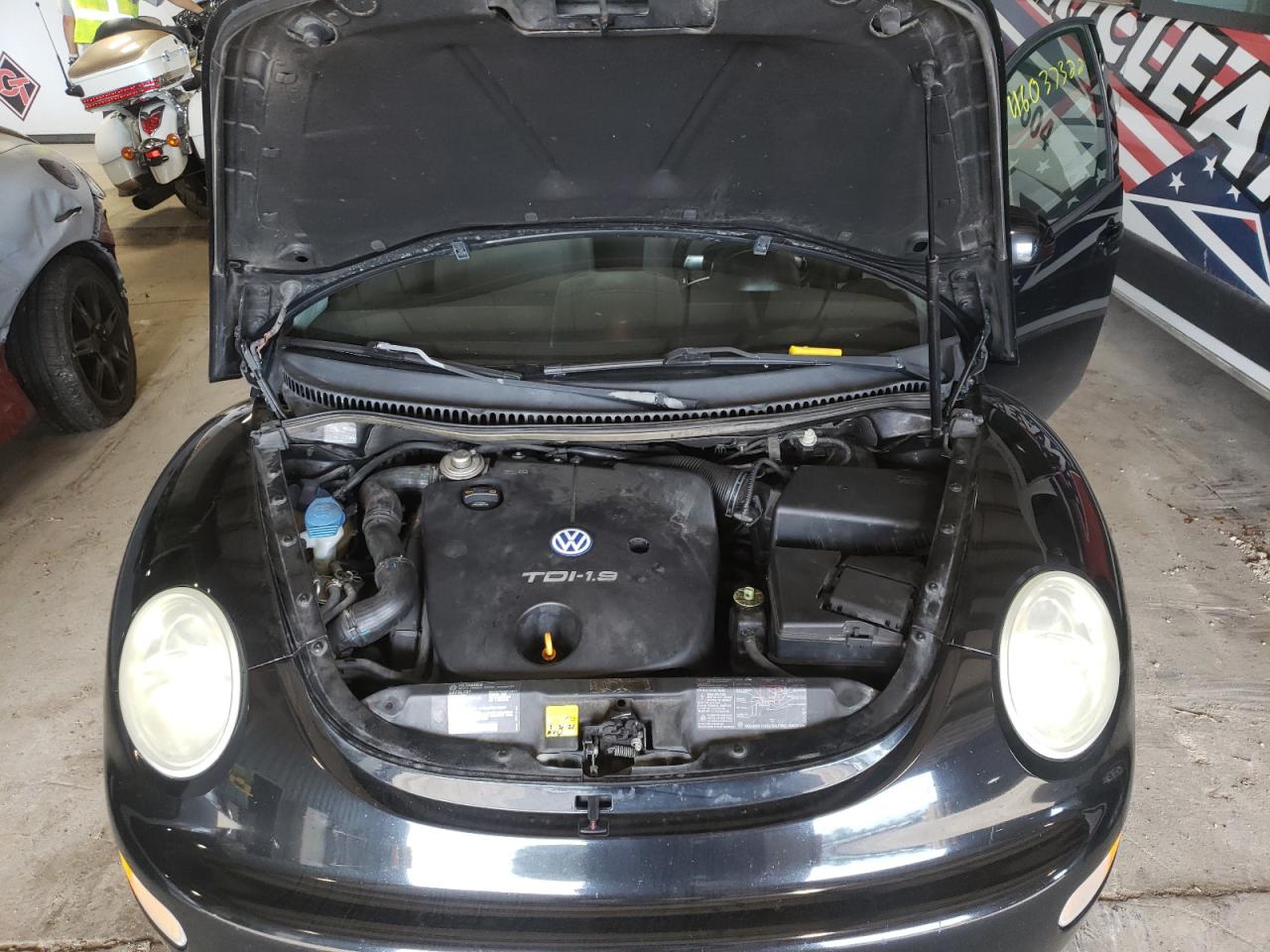 Photo 7 from auction – 2000 VOLKSWAGEN NEW BEETLE with VIN 3VWCF21C9YM465964