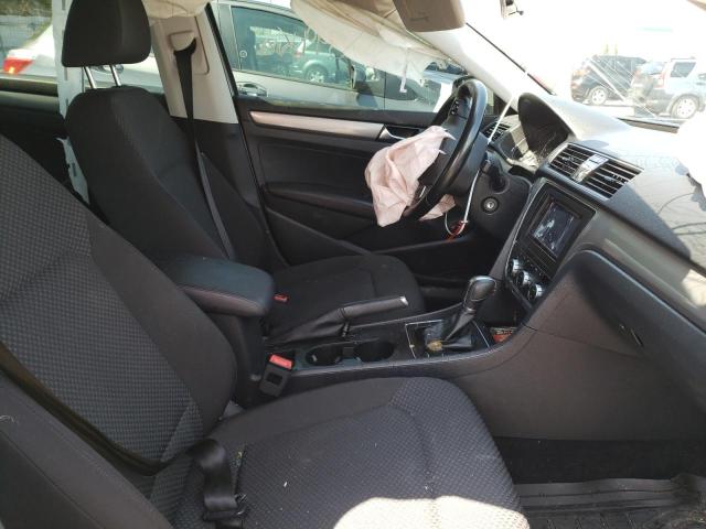Photo 5 from auction – 2014 VOLKSWAGEN PASSAT S with VIN 1VWAN7A35EC097450