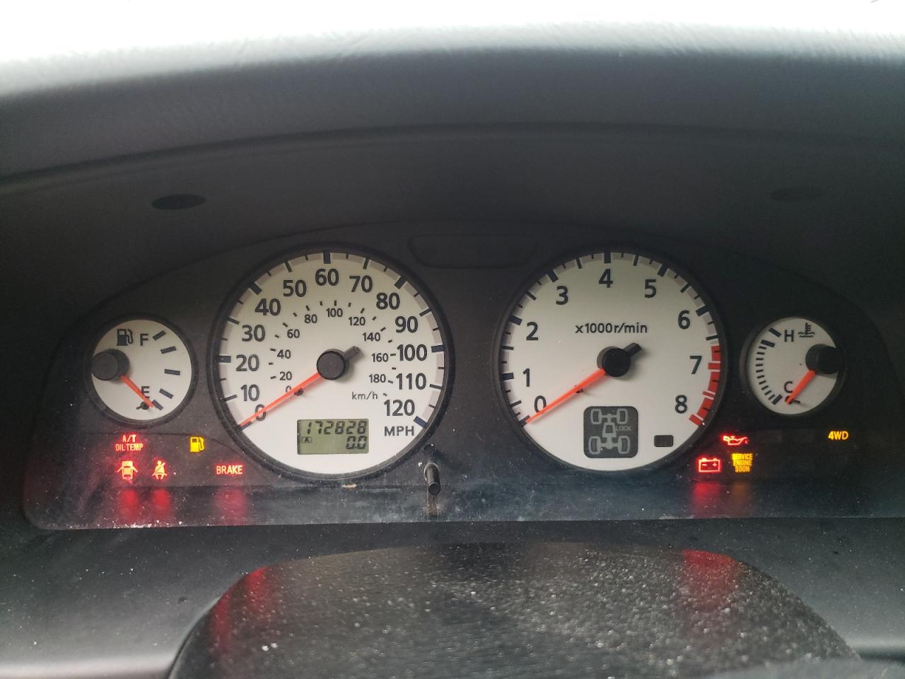 Photo 8 from auction – 2001 NISSAN PATHFINDER with VIN JN8DR09Y91W604620
