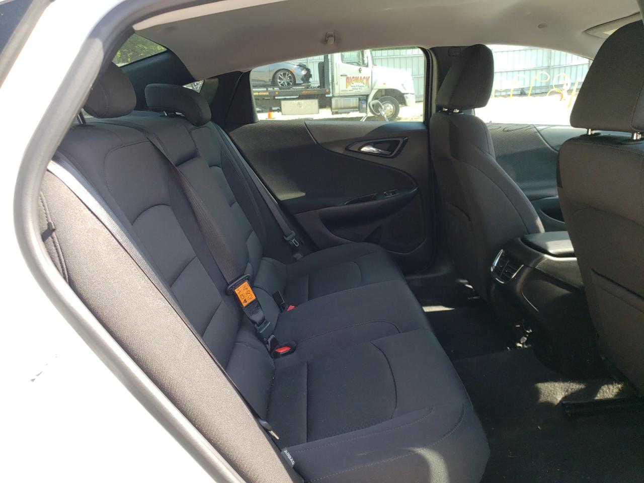 Photo 6 from auction – 2018 CHEVROLET MALIBU LT with VIN 1G1ZD5ST7JF108784