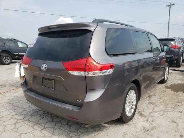 Photo 4 from auction – 2011 TOYOTA SIENNA XLE with VIN 5TDYK3DC7BS154904