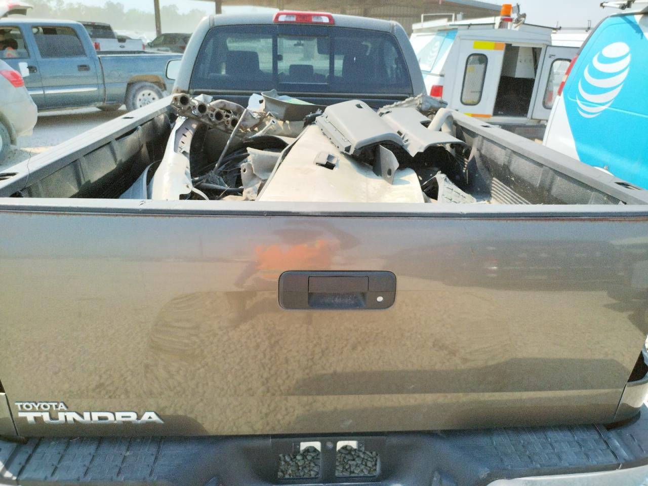 Photo 6 from auction – 2008 TOYOTA TUNDRA with VIN 5TFLV52188X060001