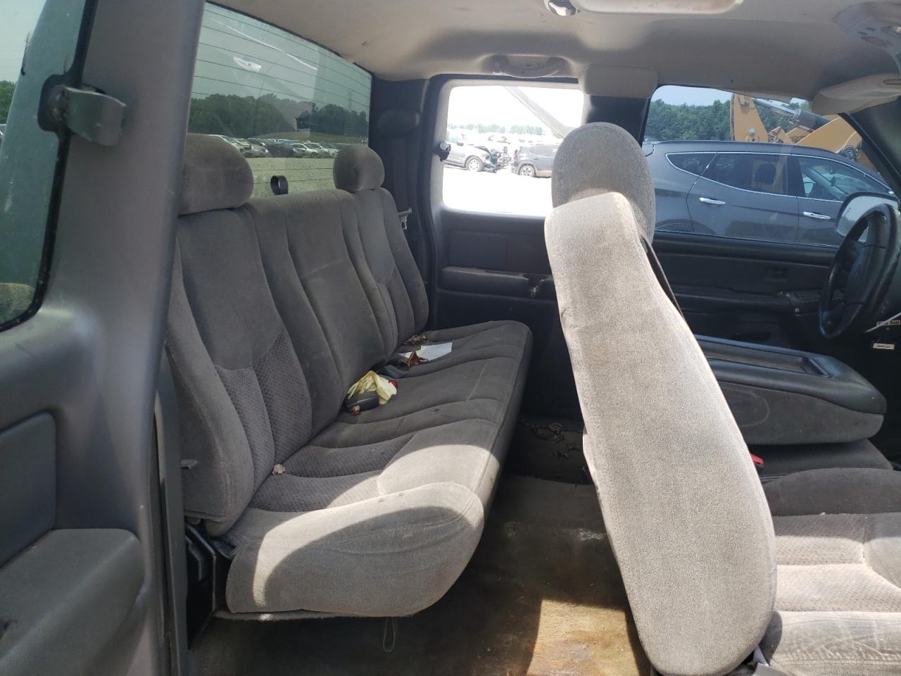 Photo 6 from auction – 2003 CHEVROLET SILVERADO with VIN 2GCEK19T831158498