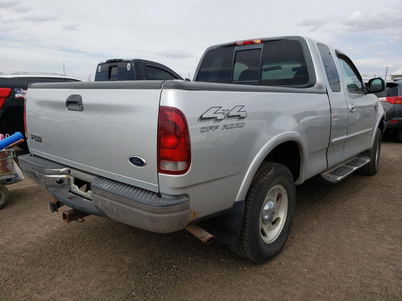 Photo 4 from auction – 2000 FORD F150 with VIN 1FTRX18L2YKA67187
