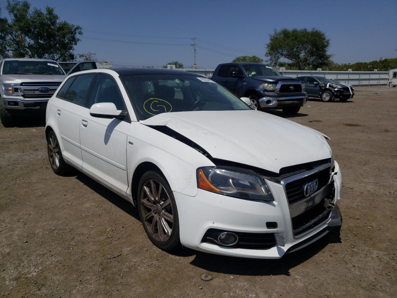 AUDI A3 PREMIUM 2011 with VIN WAUKJAFMXBA015038 - Photo from auction
