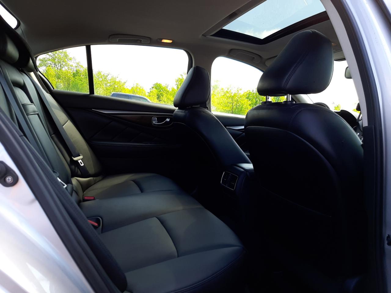 Photo 6 from auction – 2018 INFINITI Q50 LUXE with VIN JN1EV7AR2JM433779