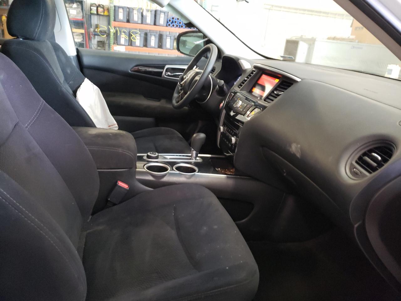 Photo 5 from auction – 2015 NISSAN PATHFINDER with VIN 5N1AR2MM5FC675641