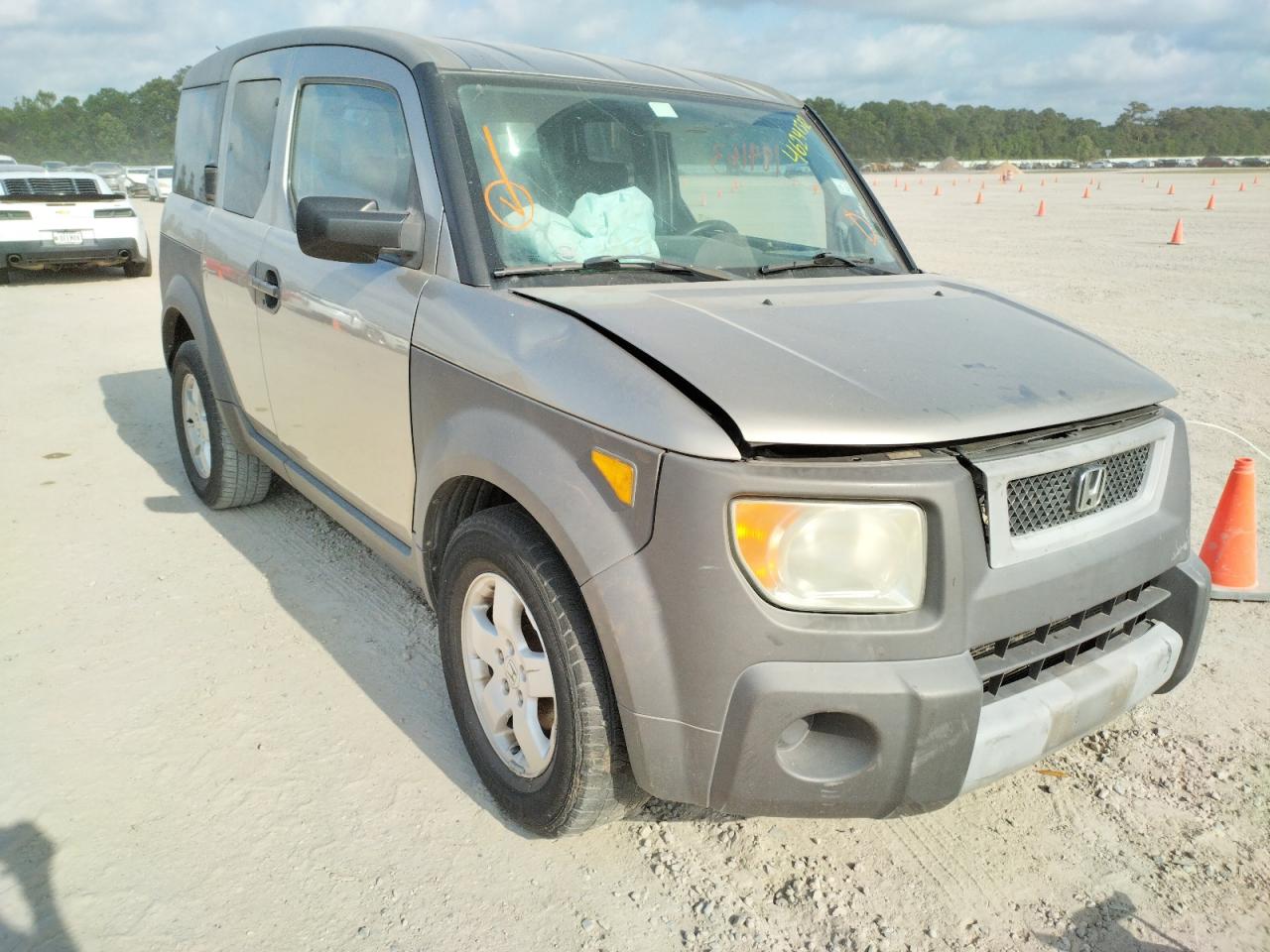 HONDA ELEMENT EX 2004 مع رقم تعريف المركبة 5J6YH18644L016565 - صورة من المزاد