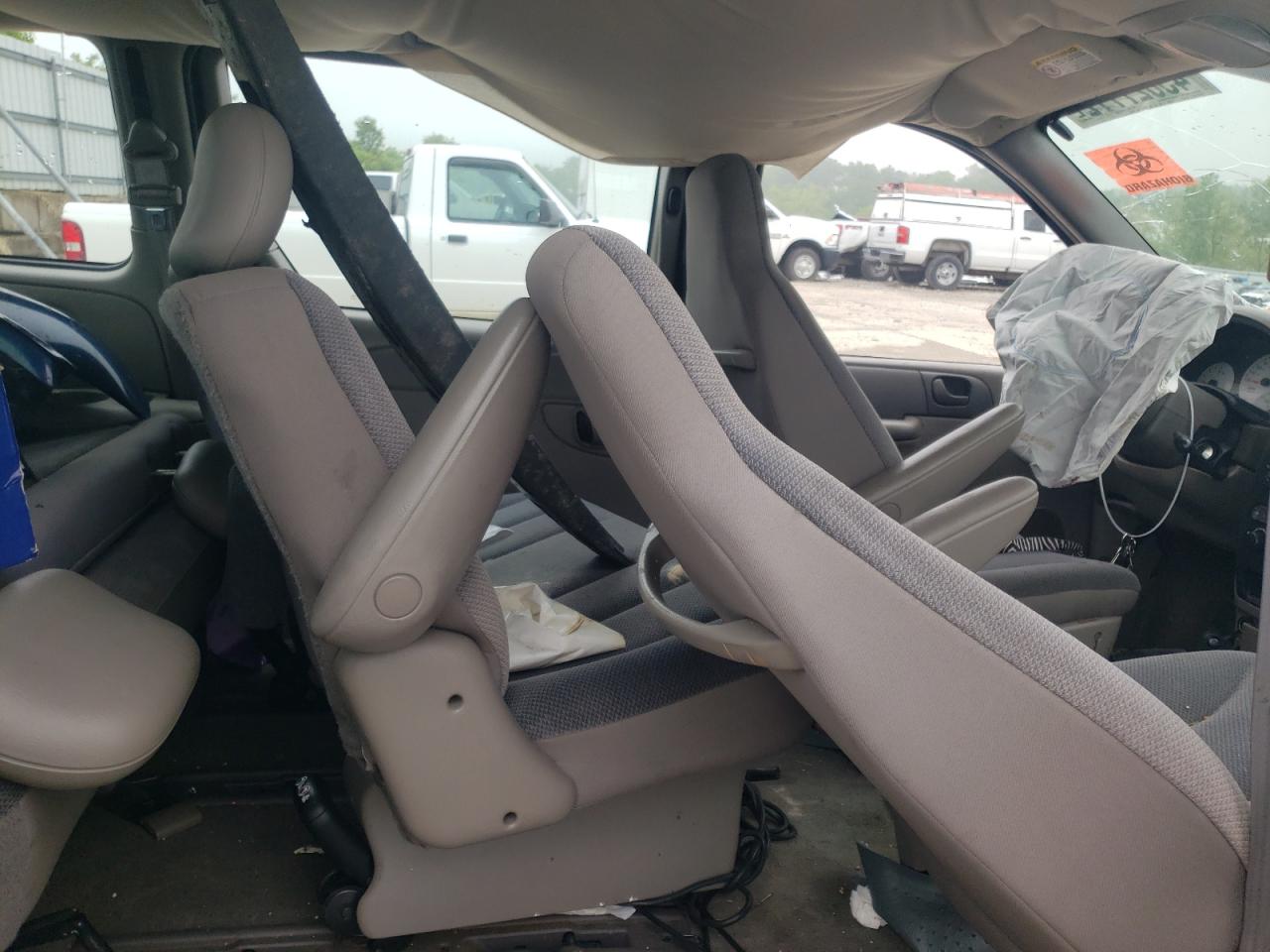 Photo 6 from auction – 2003 DODGE CARAVAN SE with VIN 1D4GP25B03B105455