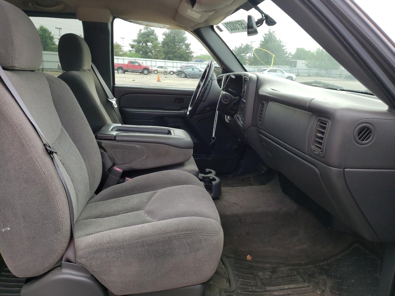 Photo 5 from auction – 2005 CHEVROLET SILVERADO with VIN 1GCEK19Z95Z270399