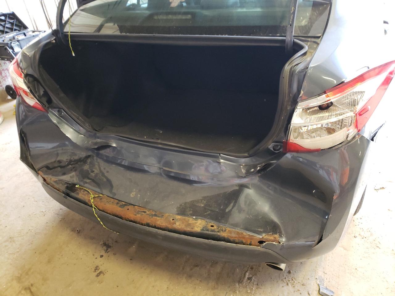 Photo 9 from auction – 2014 TOYOTA COROLLA L with VIN 5YFBURHE1EP027738