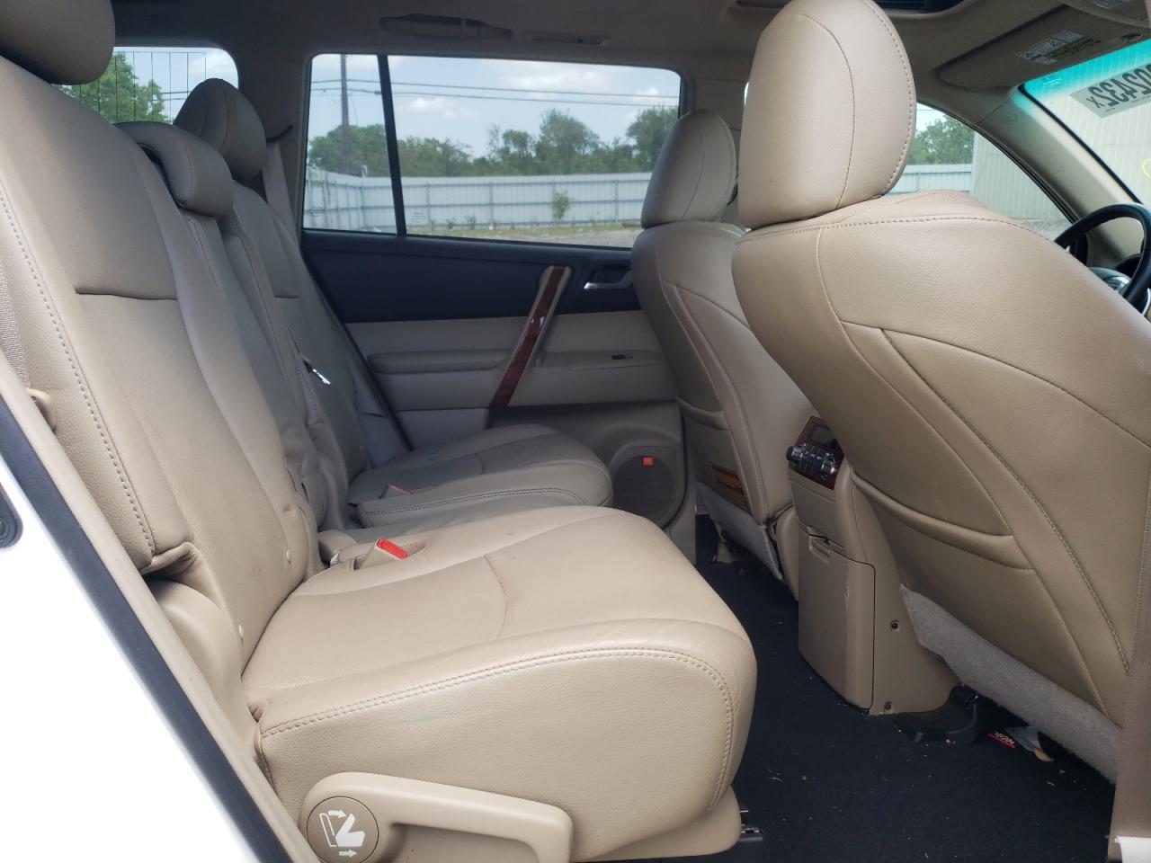 Photo 6 from auction – 2012 TOYOTA HIGHLANDER with VIN 5TDYK3EH4CS080496