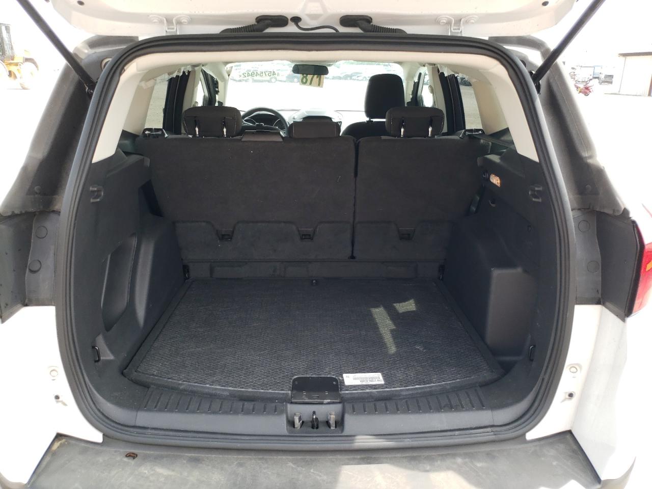 Photo 9 from auction – 2019 FORD ESCAPE SE with VIN 1FMCU9GDXKUB63356