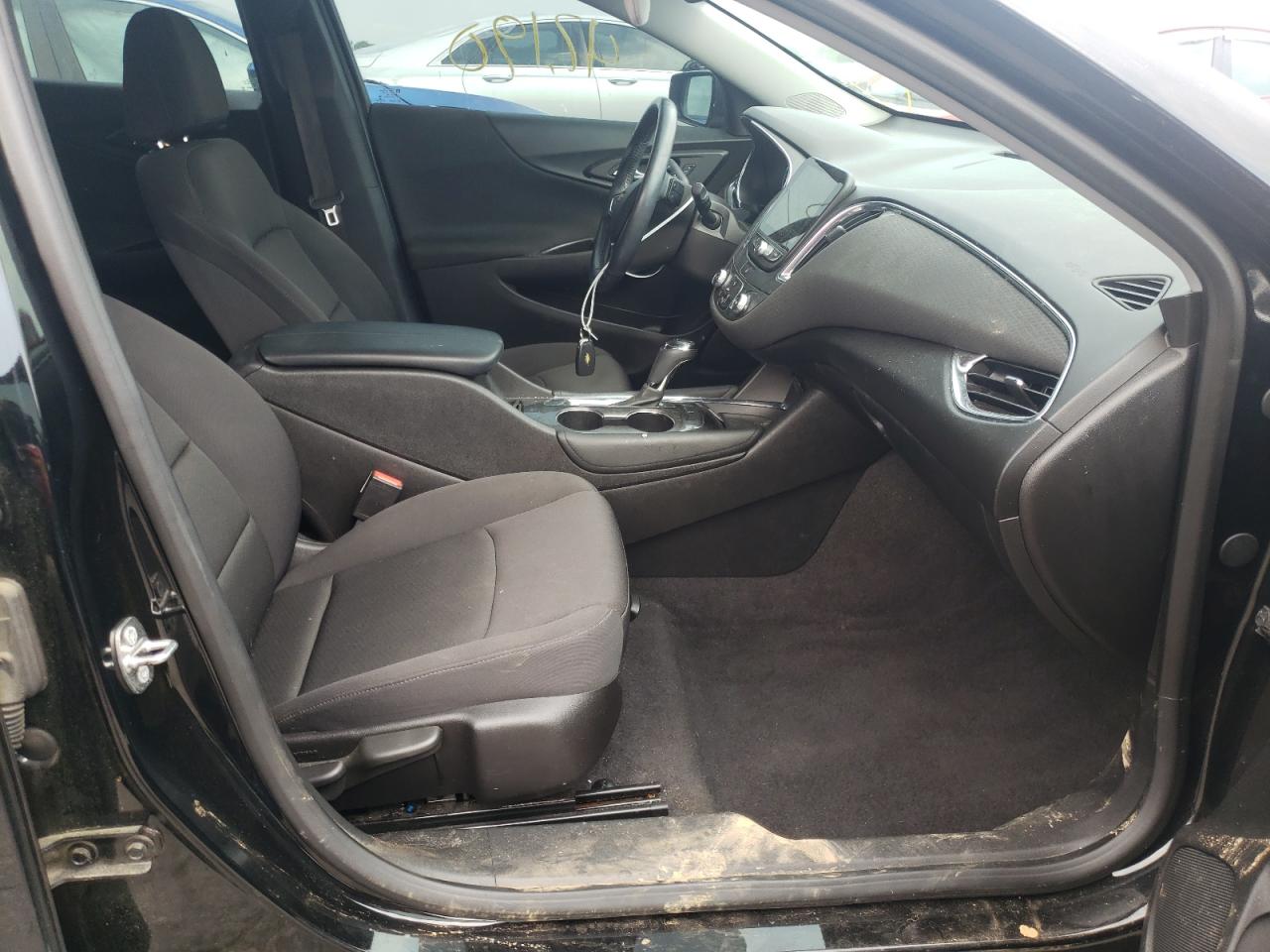 Photo 5 from auction – 2017 CHEVROLET MALIBU LT with VIN 1G1ZE5ST2HF181729