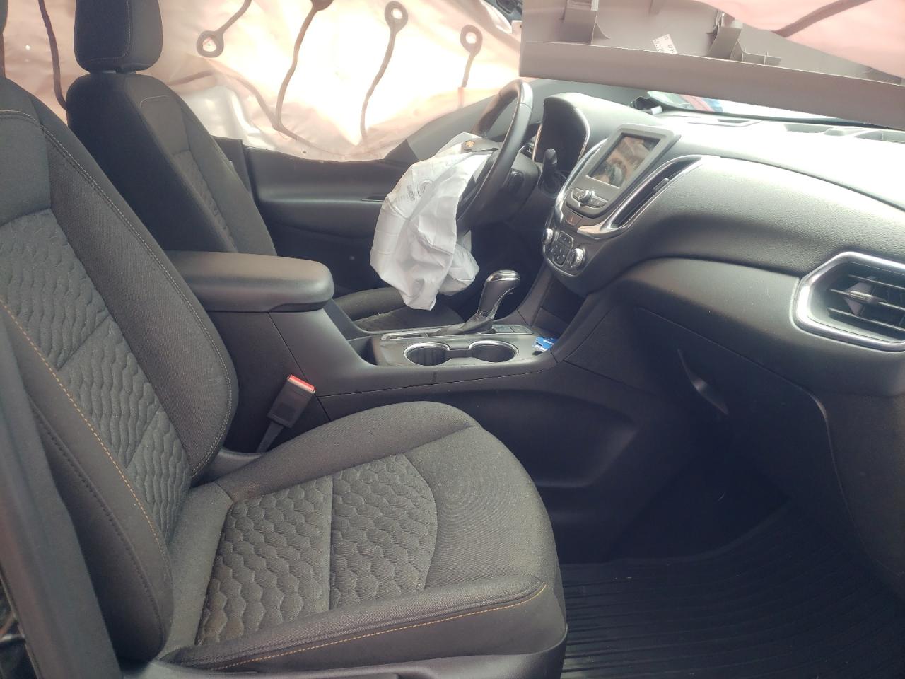 Photo 5 from auction – 2019 CHEVROLET EQUINOX LT with VIN 2GNAXTEV9K6242213