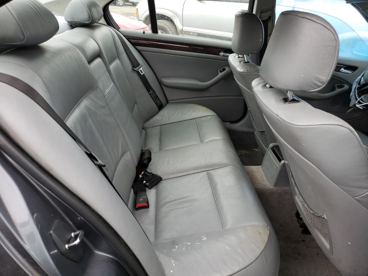 Photo 19 from auction – 2002 BMW 325 I with VIN WBAET37432NG82739