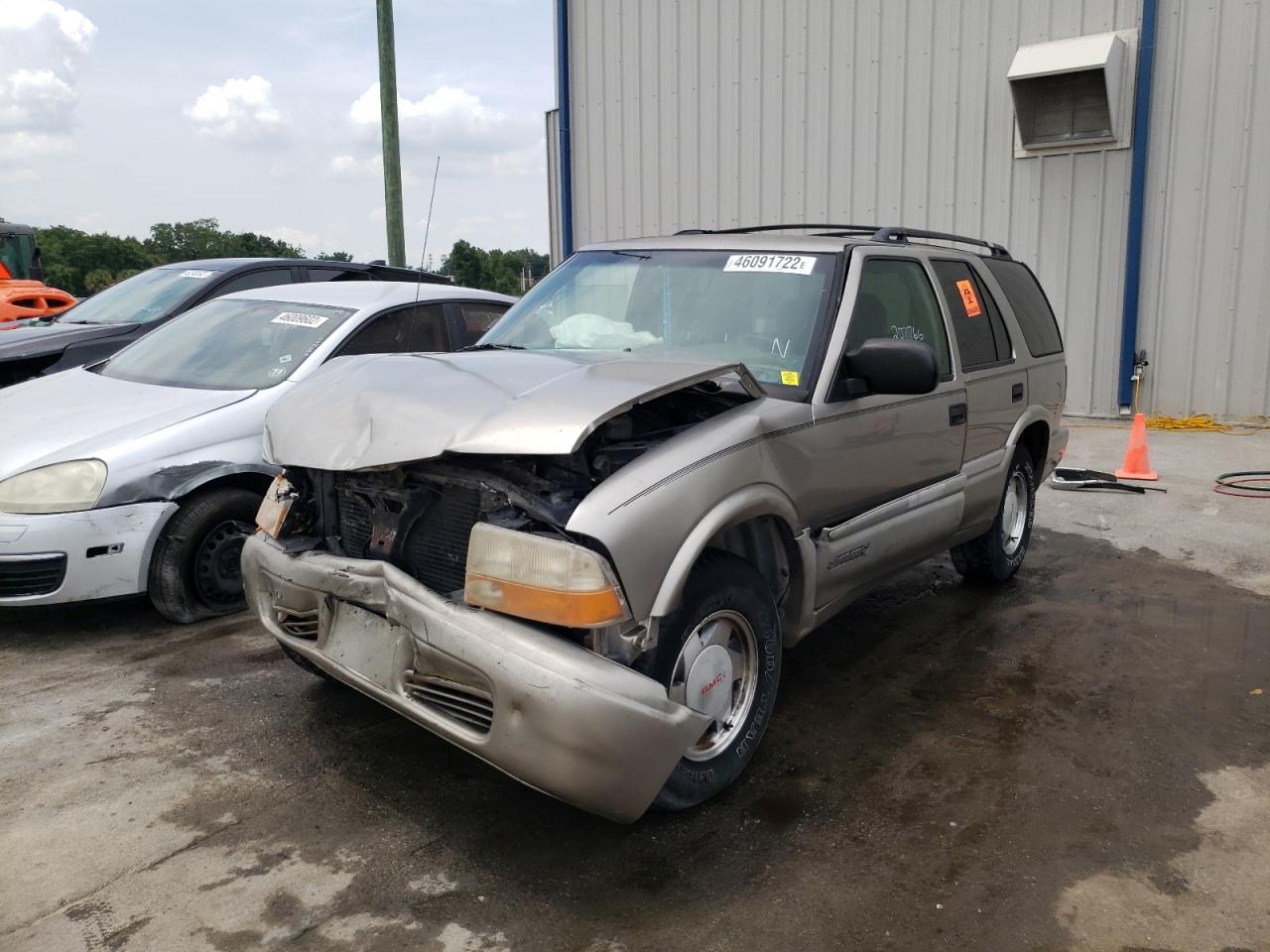 Photo 2 from auction – 2000 GMC JIMMY with VIN 1GKCS13W7Y2257626