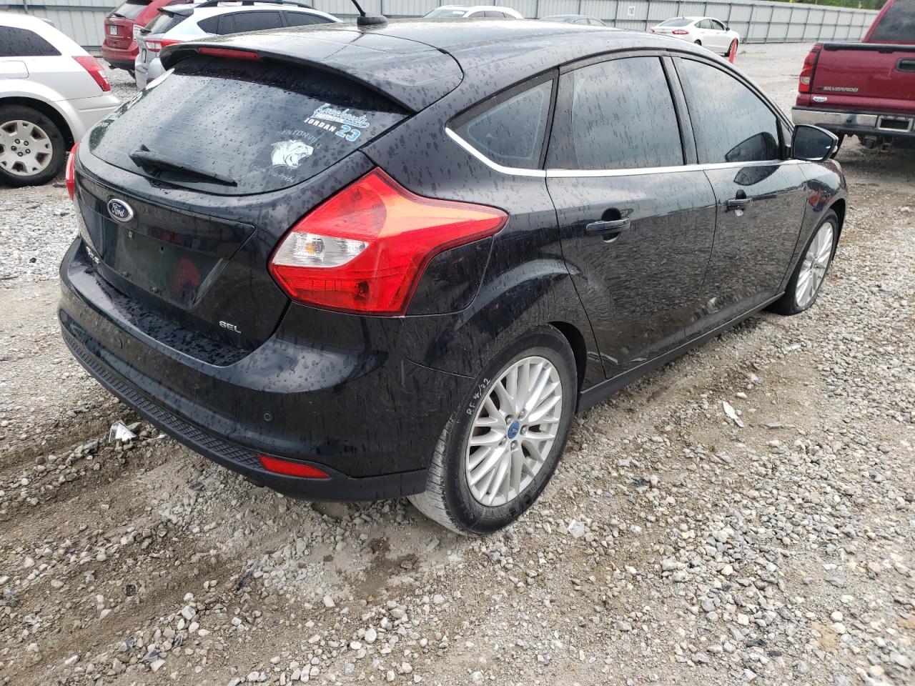 Photo 4 from auction – 2012 FORD FOCUS SEL with VIN 1FAHP3M26CL357168