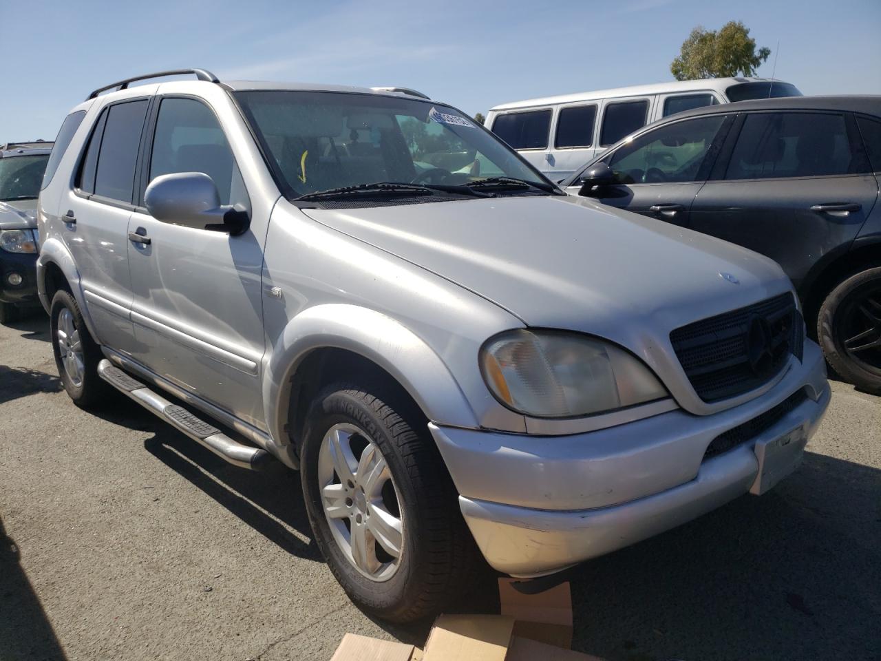 MERCEDES-BENZ ML 320 2000 with VIN 4JGAB54E5YA158353 - Photo from auction