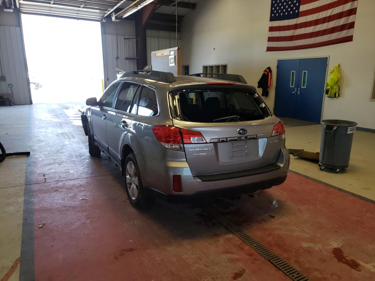 Снимка 3 от търг – 2010 SUBARU OUTBACK 2. с VIN 4S4BRBCC8A3317231