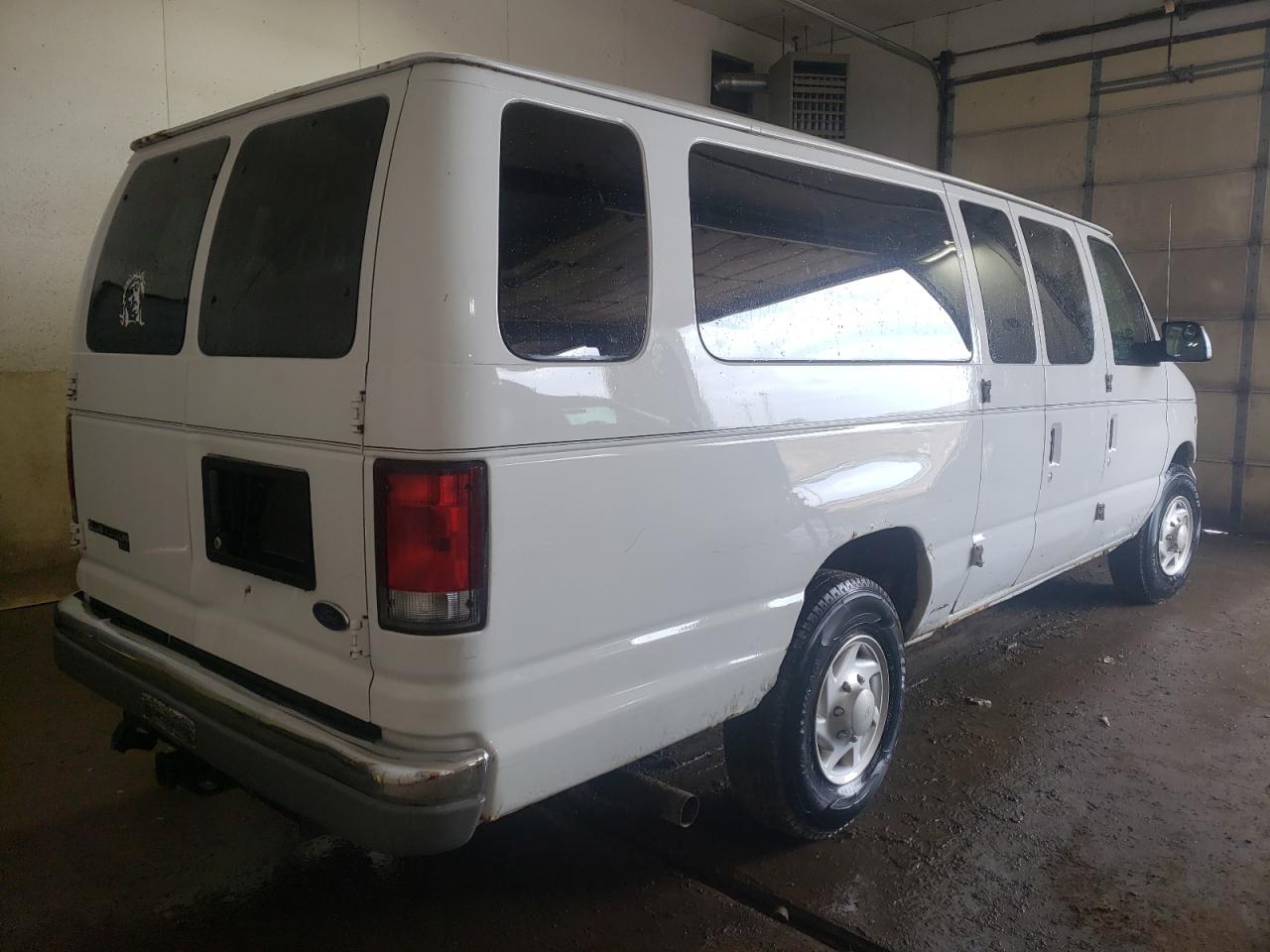 Photo 4 from auction – 1998 FORD ECONOLINE with VIN 1FBSS31S8WHA41799