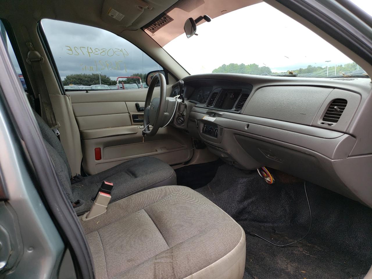 Photo 5 from auction – 2006 FORD CROWN VICT with VIN 2FAHP71W26X113409