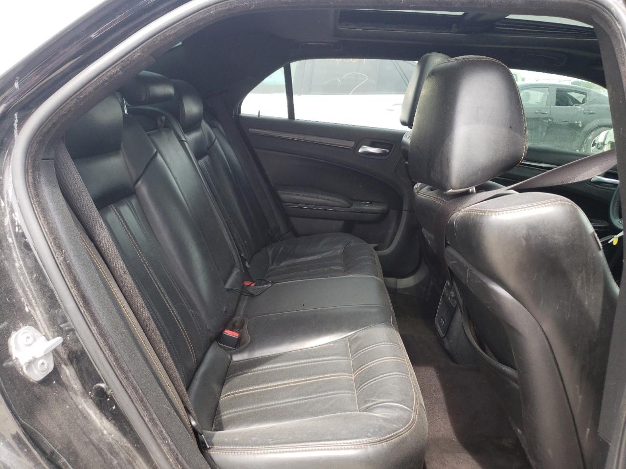 Photo 6 from auction – 2016 CHRYSLER 300 S with VIN 2C3CCABG0GH358326