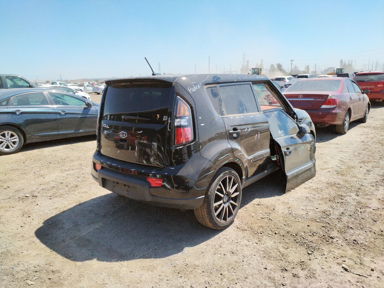 Photo 4 from auction – 2011 KIA SOUL + with VIN KNDJT2A23B7274326