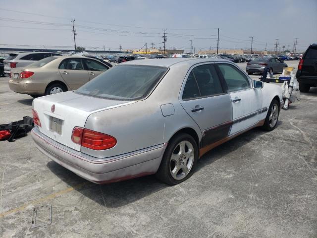Photo 4 from auction – 1998 MERCEDES-BENZ E 430 with VIN WDBJF70F2WA682090