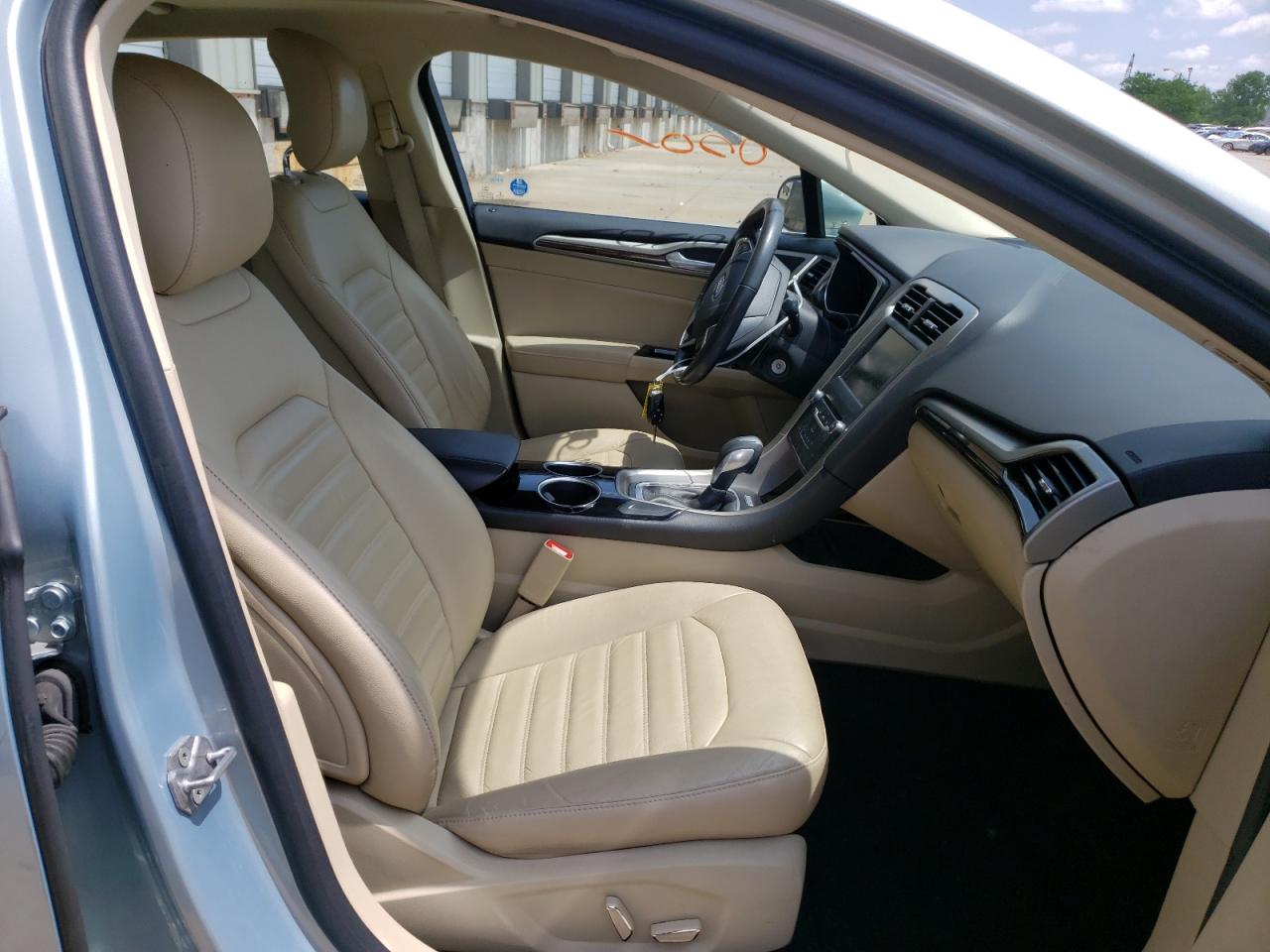 Photo 5 from auction – 2014 FORD FUSION SE with VIN 3FA6P0LU1ER141077